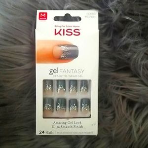 Kiss nails